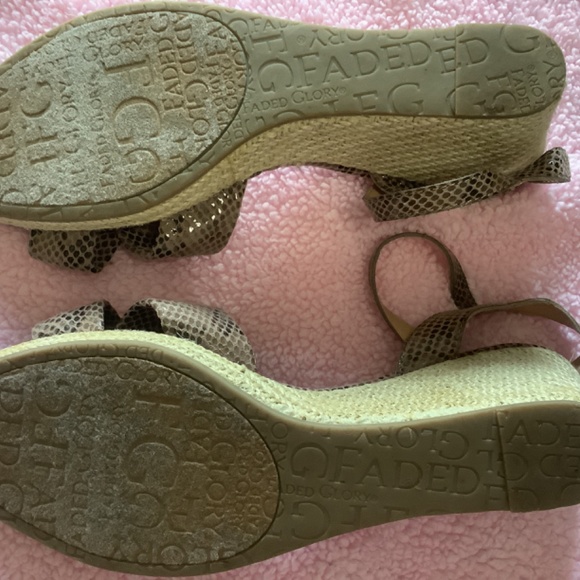 FADED GLORY Size 9 Black/Taupe SANDAL WEDGES Excellent Preowned Condition We - Picture 6 of 6